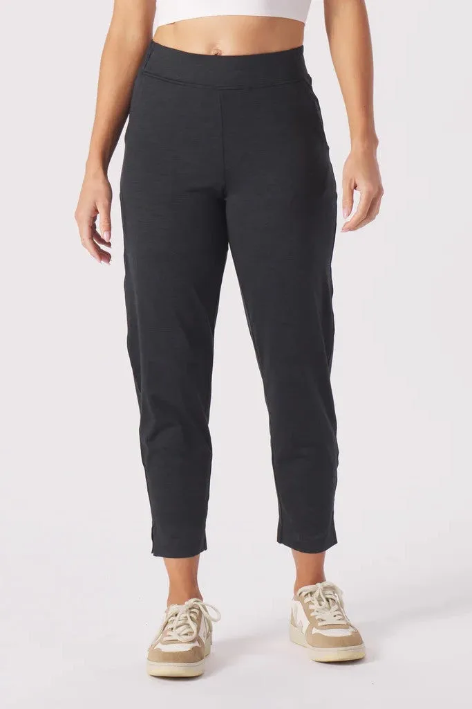 On The Go Ankle Pants - Black *Restocks in September